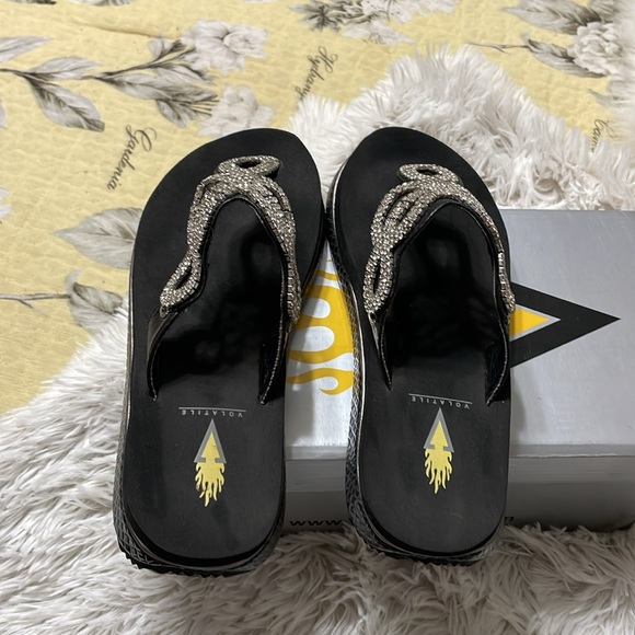 Practically new wore once - Picture 6 of 7